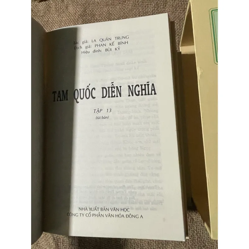 Tam quốc Diễn nghĩa 13 cuốn, đóng hộp  601635