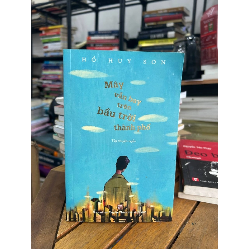 Mây vẫn bay trên bầu trời thành phố - Hồ Huy Sơn - Hồ Huy Sơn 961020