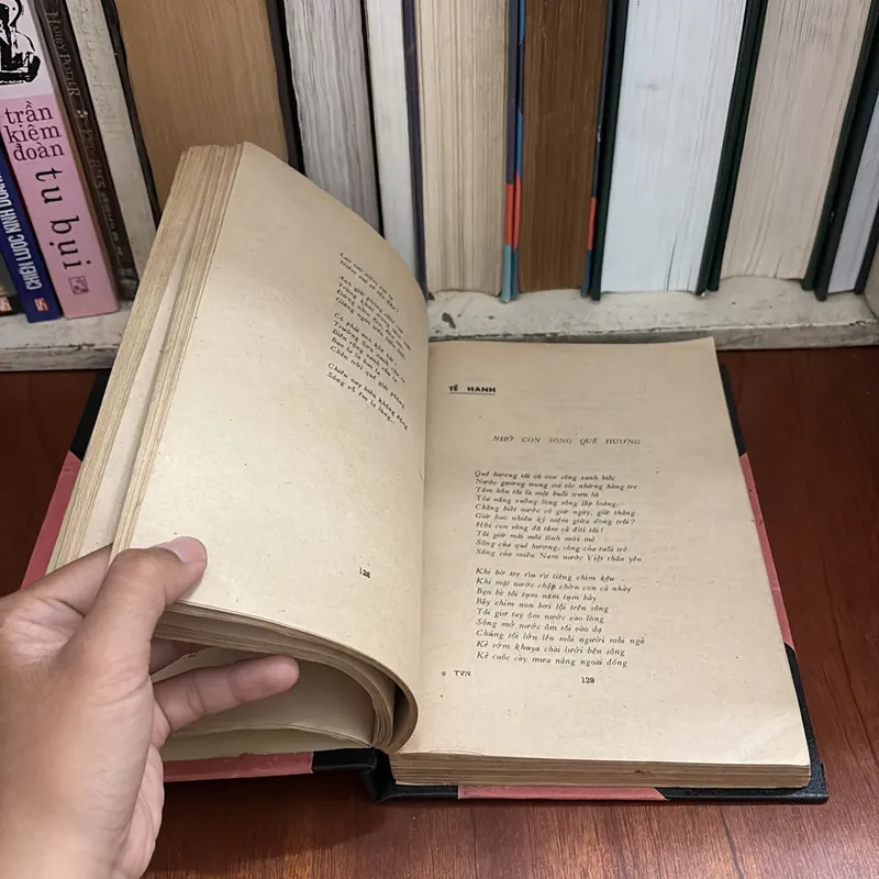 II Sách Xưa (Đã Làm Bìa): Thơ Việt Nam 1945•1975 - Nhiều Tác Giả - 1976 593927