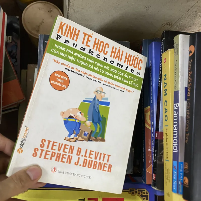Sách Kinh tế học hài hước 311825