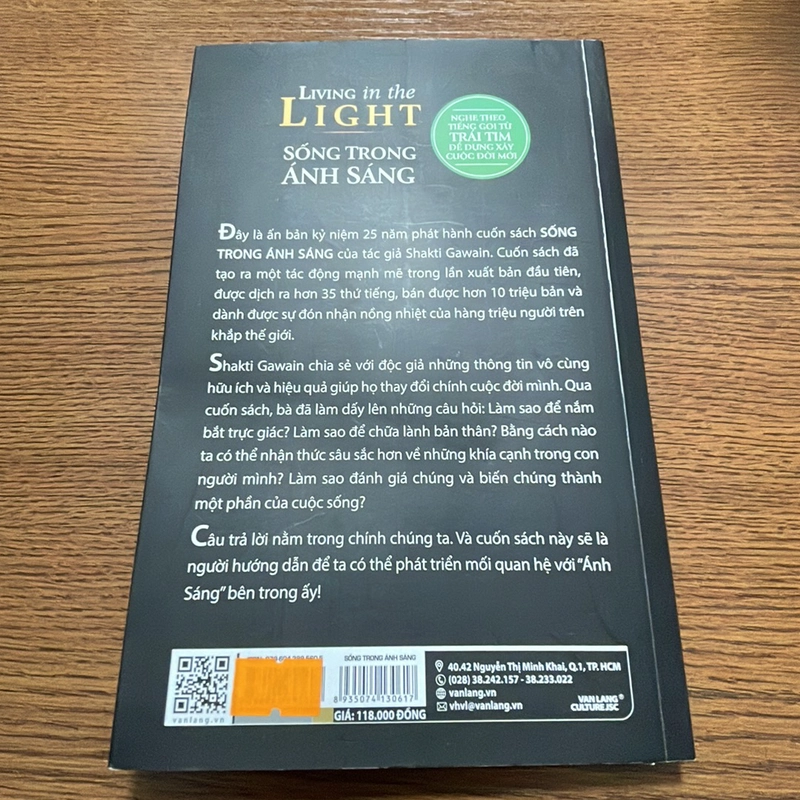 Sống trong ánh sáng Shakti Gawain 357565
