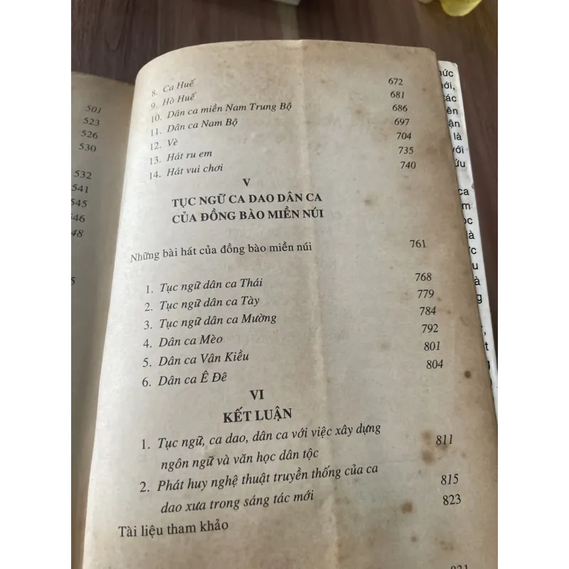 Vũ NGỌC PHAN - TỤC NGỮ CA DAO DÂN CA VIỆT NAM IN LẦN THỨ 12 748498