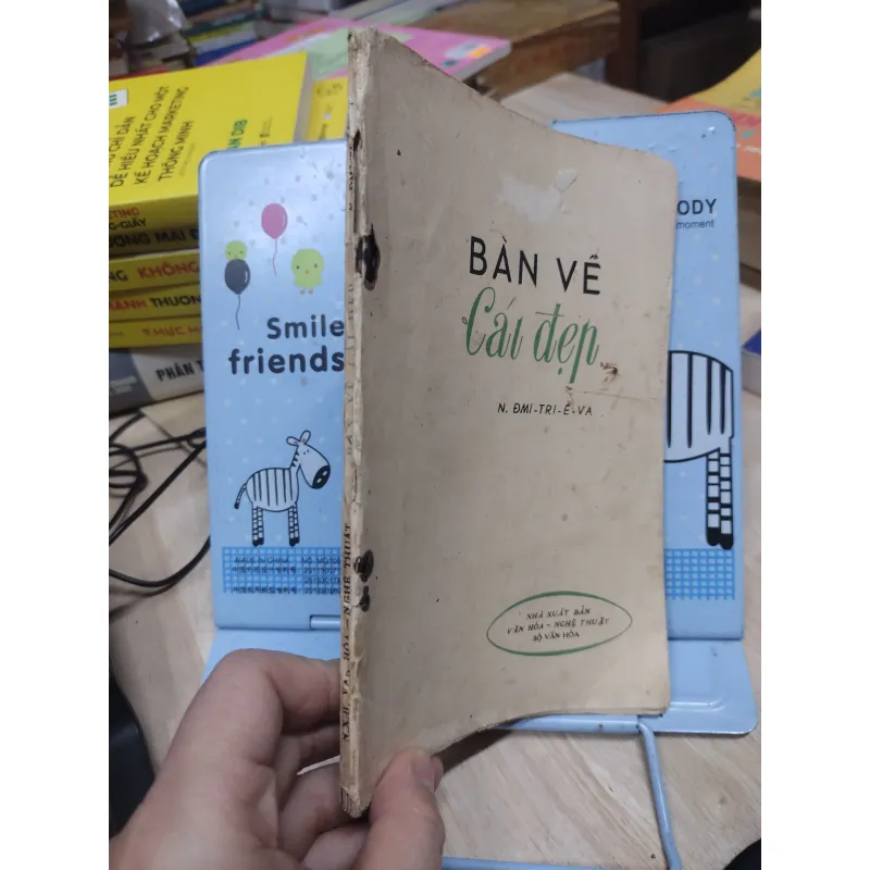 Sách: Bàn về cái đẹp - TG: N.Dmi Trieva (A2) 786633