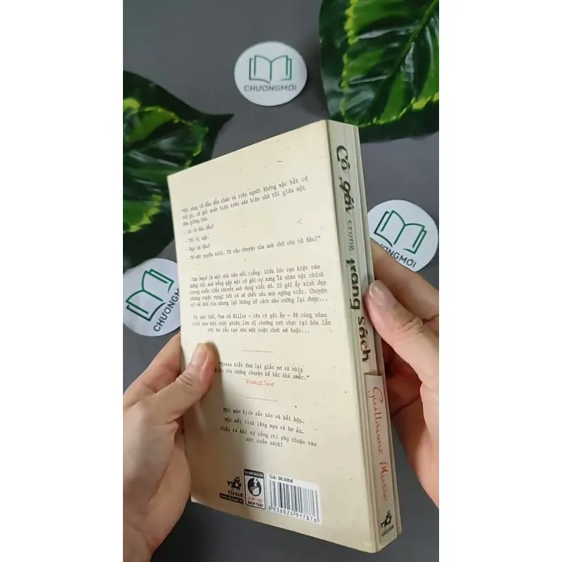 Cô Gái Trong Trang Sách - Guillaume Musso 604624