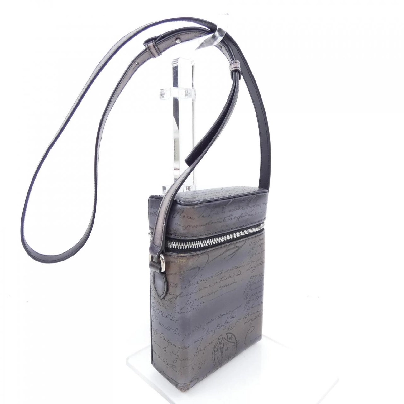 Berluti フリースクリットスワイプレザーメッセンジャー BAG - Hàng hiệu Authentic 902726