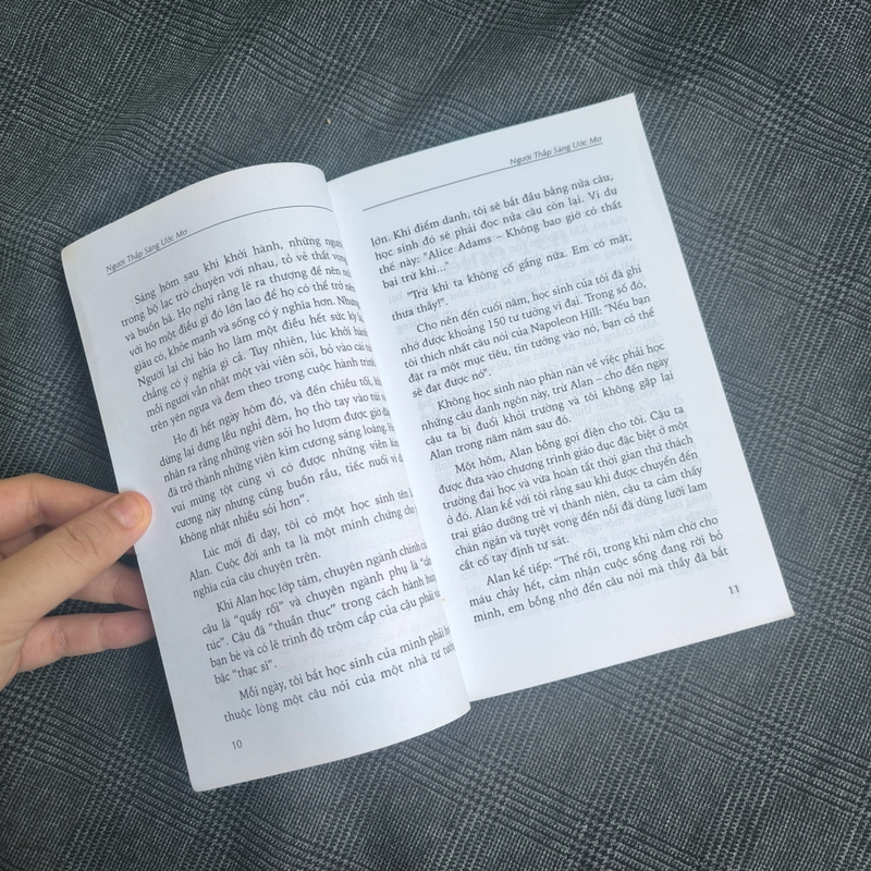 Người Thắp Sáng Ước Mơ - Kỳ Thư (tổng hợp và biên dịch) - NXB Phụ Nữ 550675