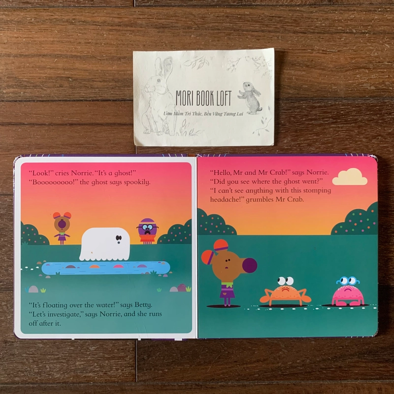 Sách ngoại văn Hey Duggee: Duggee’s Halloween, Used, Board Book 542233