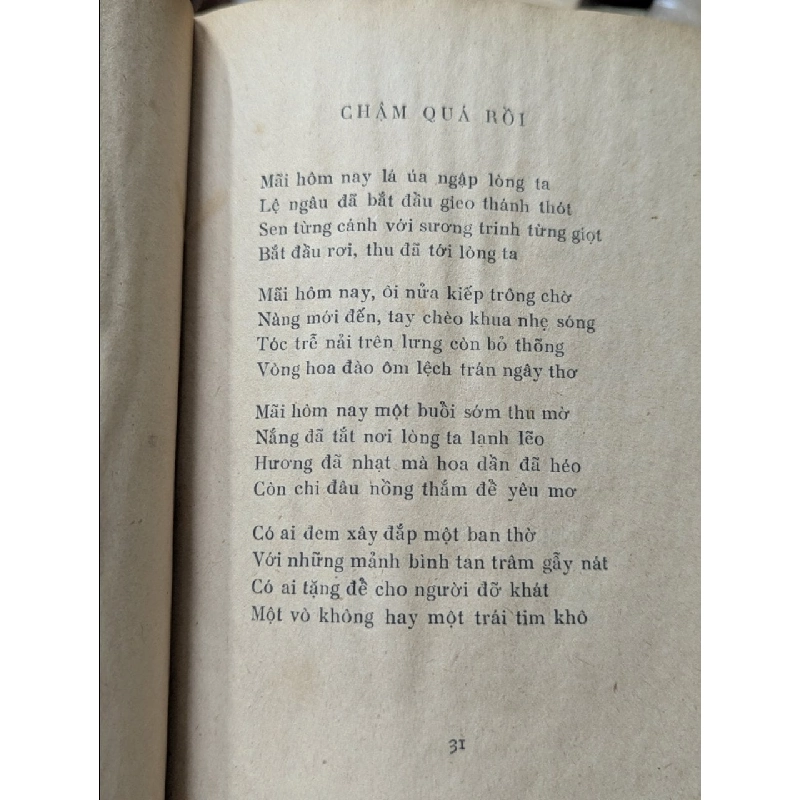 TA ĐỢI EM TỪ BA MƯƠI NĂM - VŨ HOÀNG CHƯƠNG ( SÁCH ĐÓNG LẠI BÌA , KO CÒN BÌA GỐC ) 304370