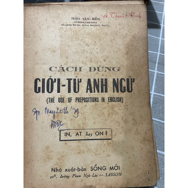 Cách dùng giới từ tiếng Anh ; sách học Tiếng Anh trước 75 552792