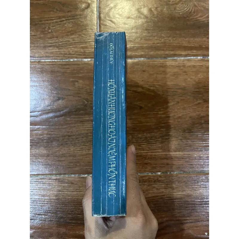 Hồ Xuân Hương Hoài niệm phồn thực - Đỗ Lai Thuý (k4) 708193