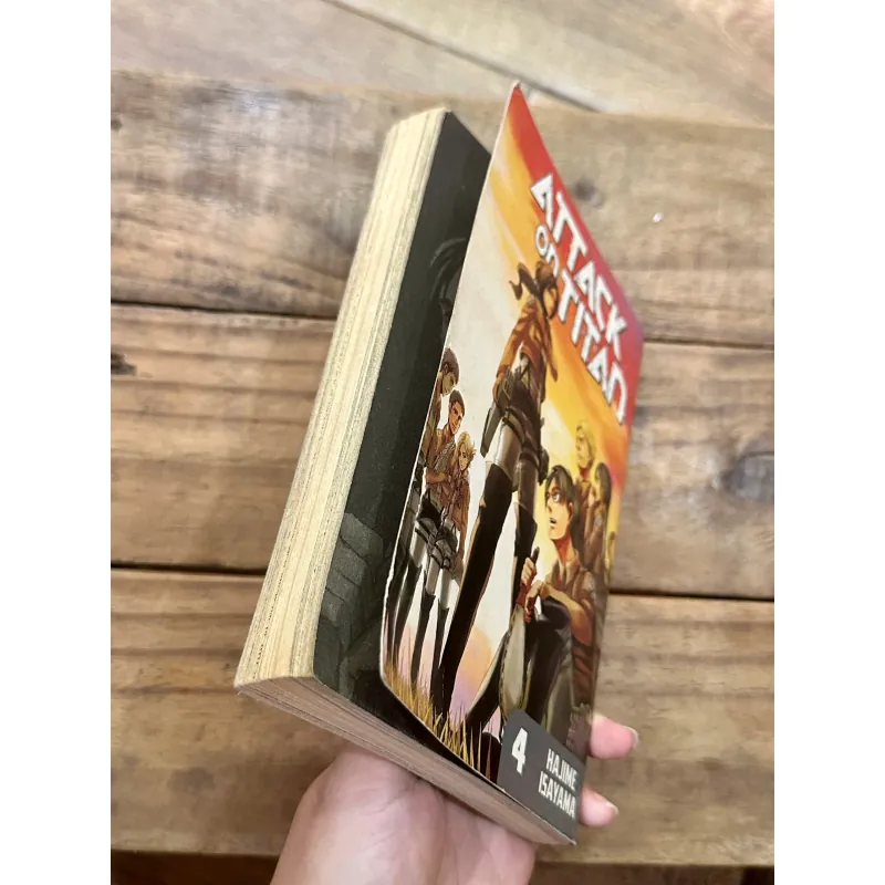 Attack On Titan - Tập 4 (Bản tiếng Anh), đọc ngược 731959