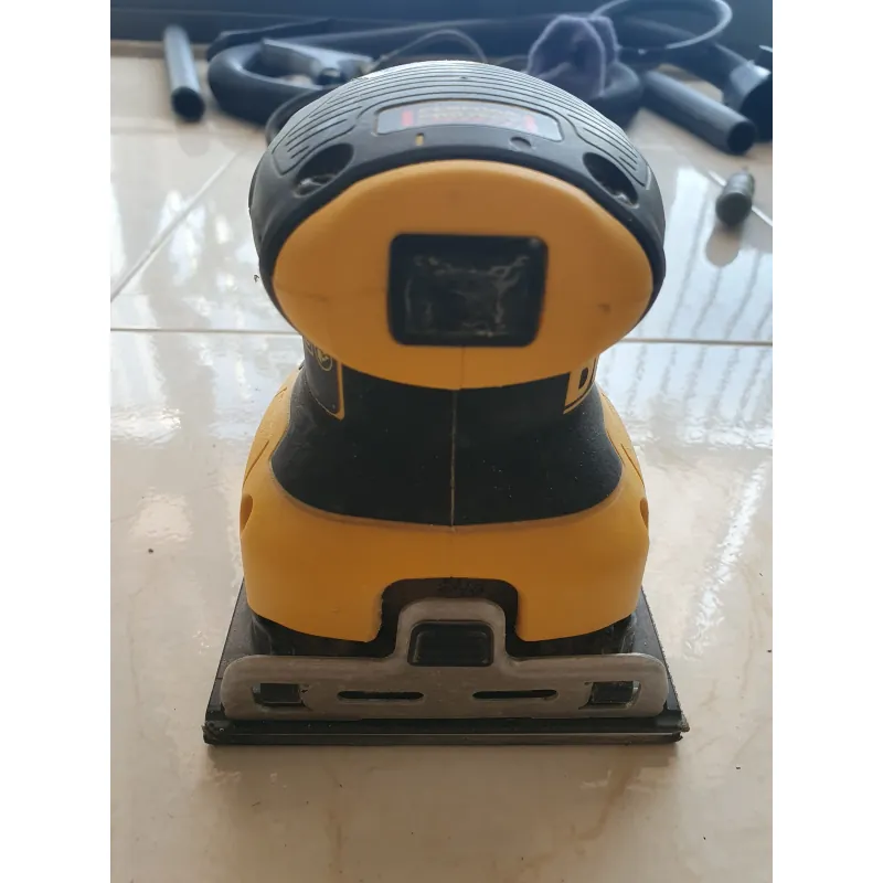 Máy chà  nhám vuông Dewalt 995248