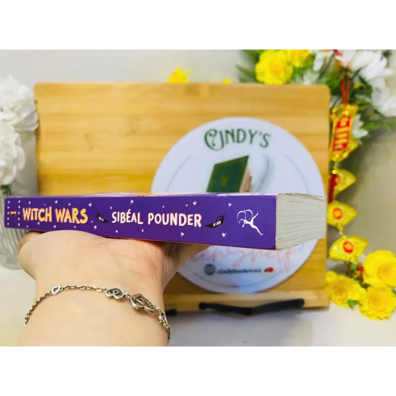 [Sách tiếng Anh 2hand] Like new 90% - 🧙‍♀️ Witch Wars – Sibéal Pounder ✨ 960559
