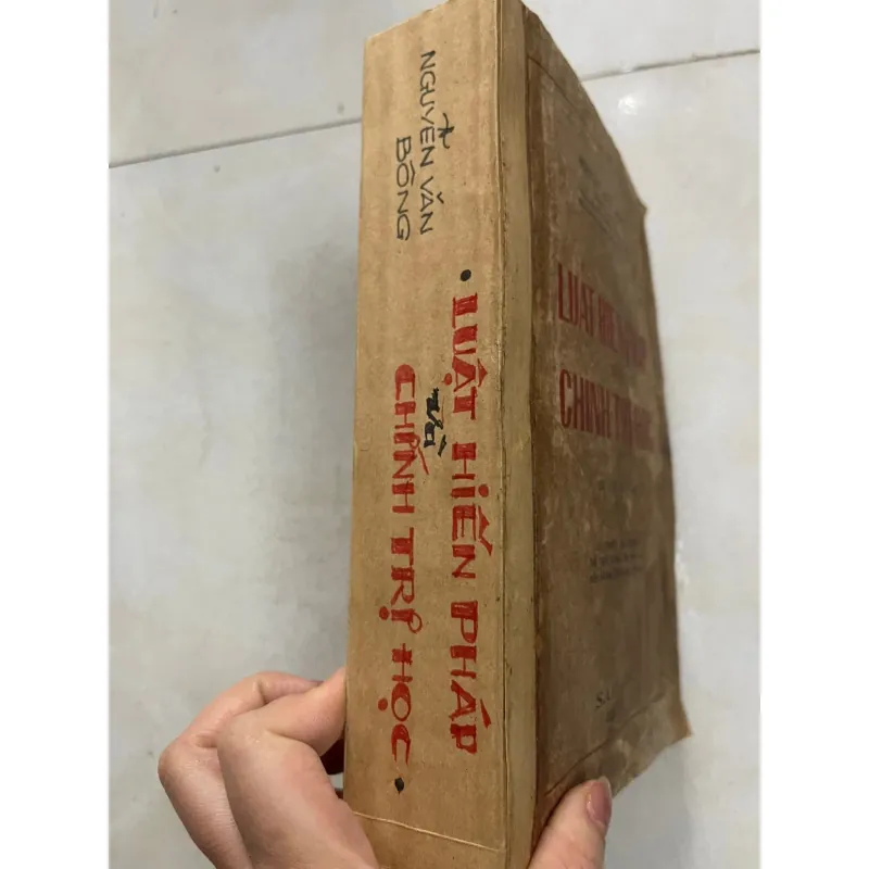 Luật hiến pháp và chính trị học - Nguyễn Văn Bông (1971) 927664