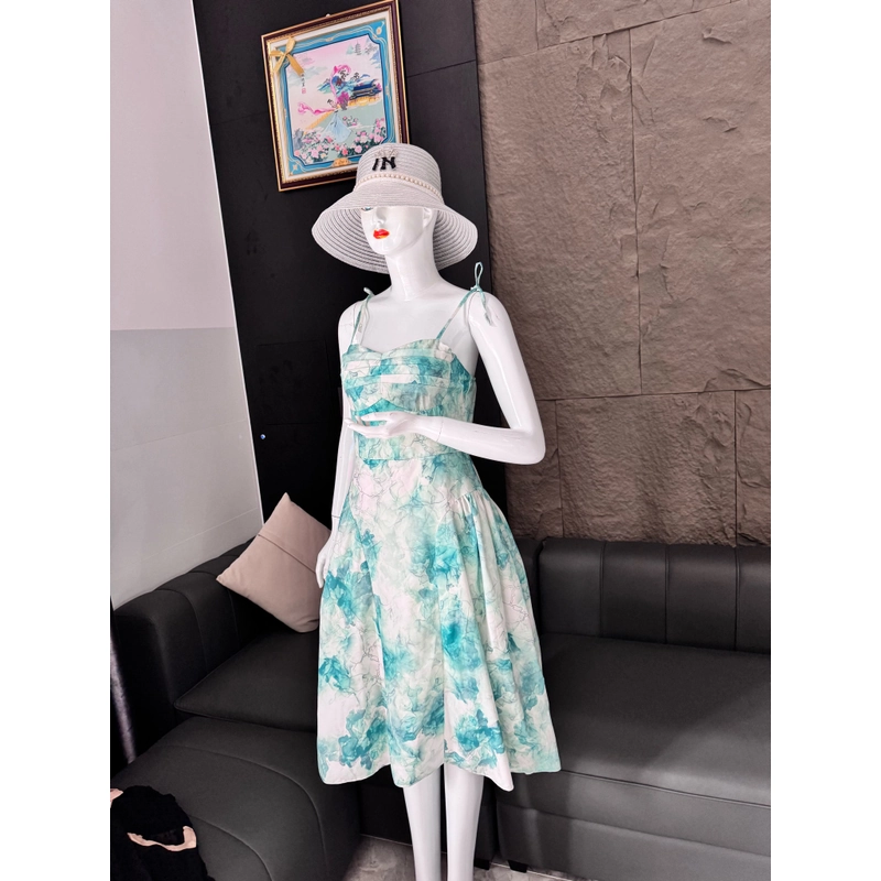 Đầm hoa hai dây tùng xanh rất mới  463156