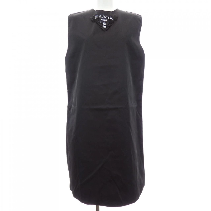 Đầm PRADA logo tam giác RE-NYLON 230652 S211 1WQ8 - Hàng hiệu Authentic 810871