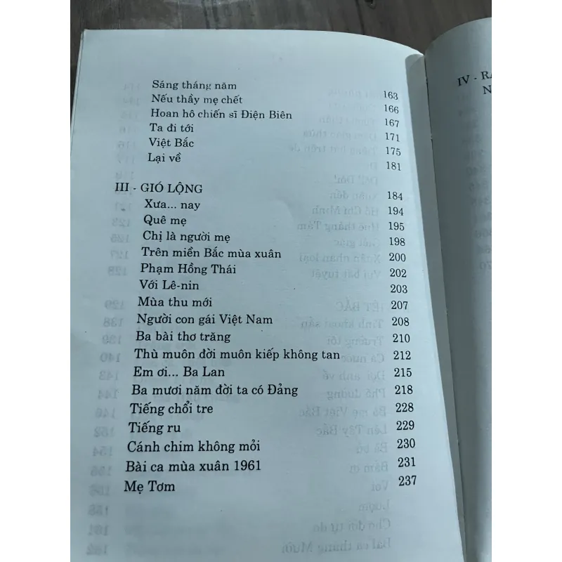 Tố Hữu - Từ ấy & Việt Bắc - 380 trang  795469