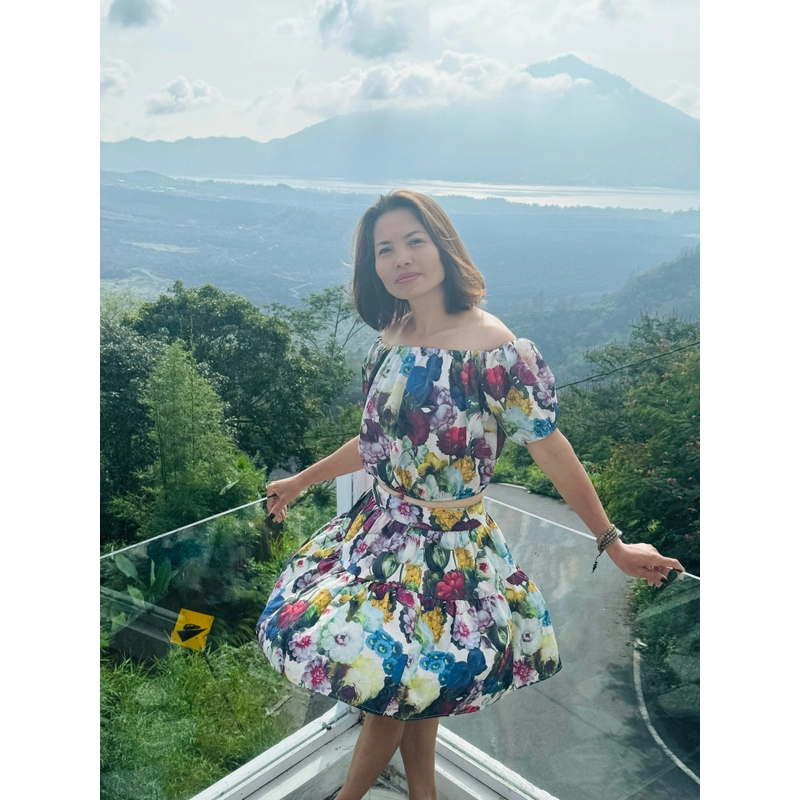 Váy rồi hoa to màu xanh như hình  391631