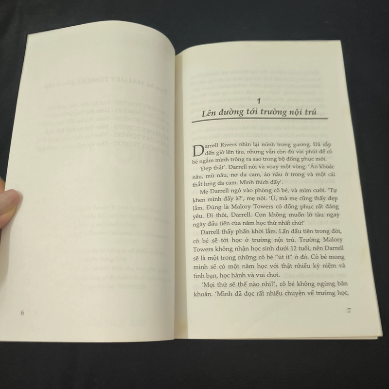 Malory Towers: Học kỳ đầu tiên mới mẻ (Tập 1) - First term at Mallory Towers - Enid Blyton 547989