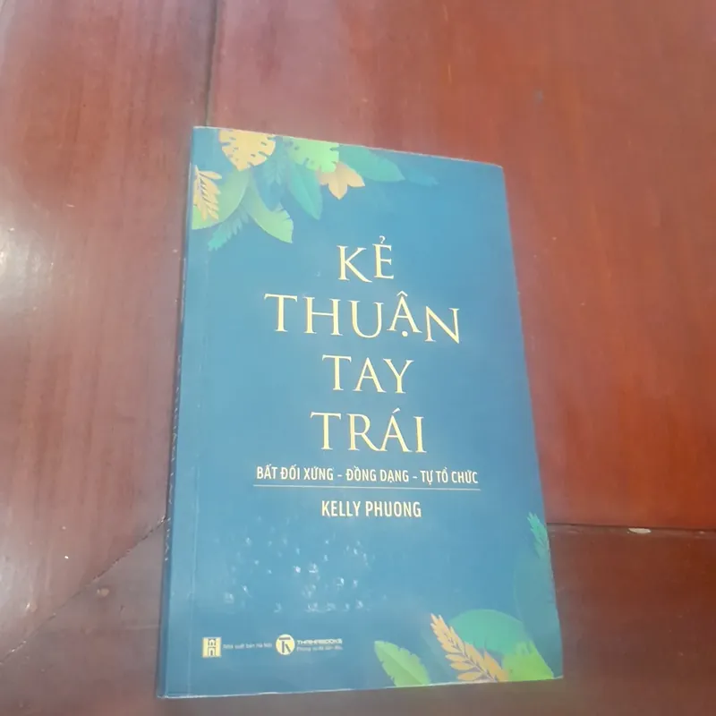Kelly Phuong - KẺ THUẬN TAY TRÁI 689087