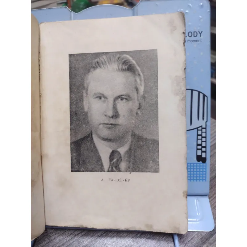 Sách: Chiến Bại Tác giả: Fa - Đê - Ep (A3) 597581