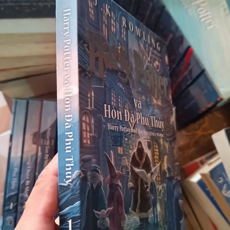 Harry Potter và Hòn Đá Phù Thủy tập 1 bìa lâu đài như mới 501681