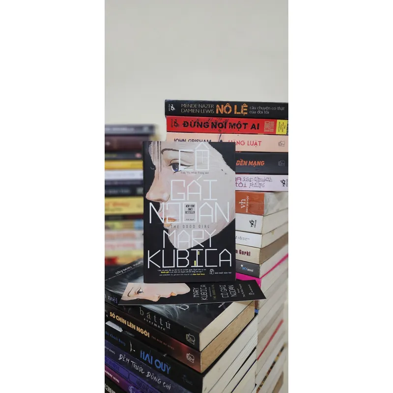 Tiểu thuyết CÔ GÁI NGOAN  (The Good Girl) - Mary Kubica (575 trang) 734002