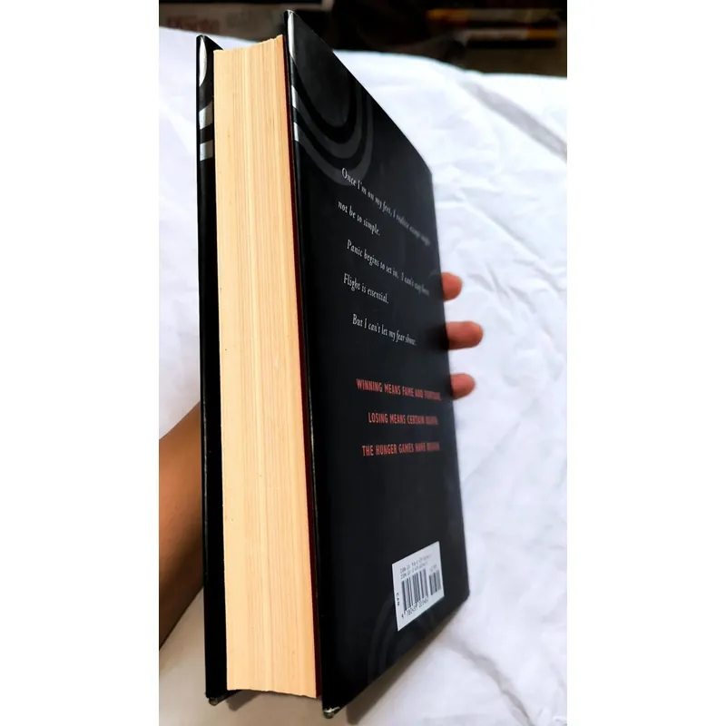 The Hunger Games - Suzanne Collins (bìa cứng) 732632