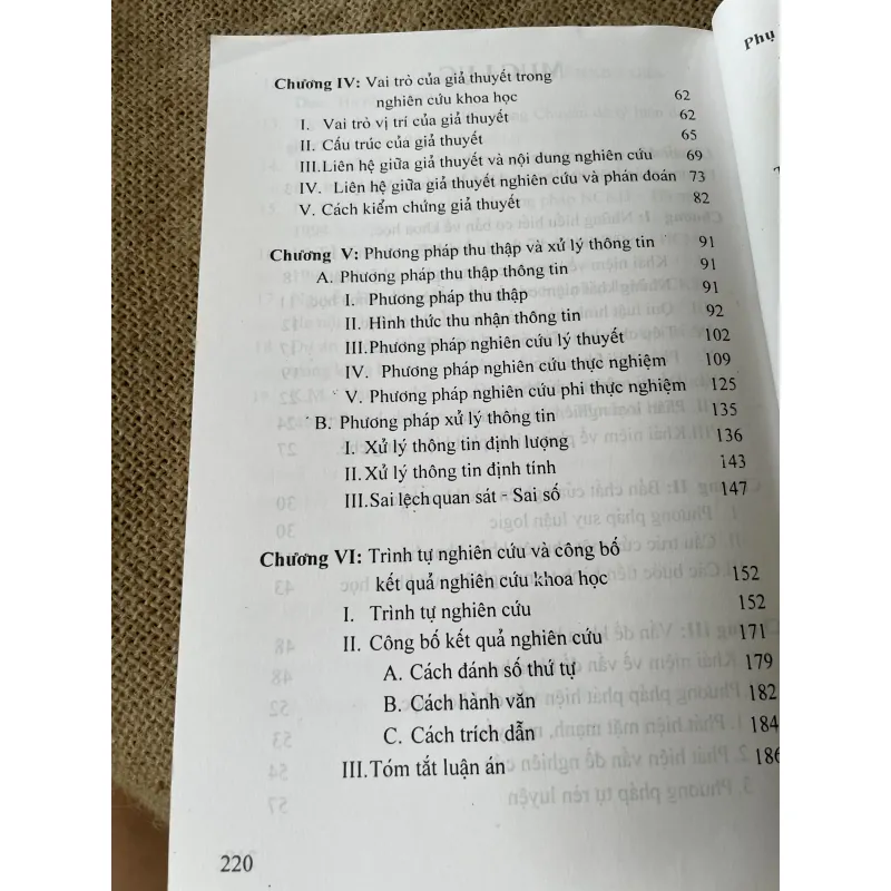 GIÁO TRÌNH ĐẠI CƯƠNG Về PHƯƠNG PHÁP LUẬN NGHIÊN CỨU KHOA HỌC, 220 trang khổ lớn  996755