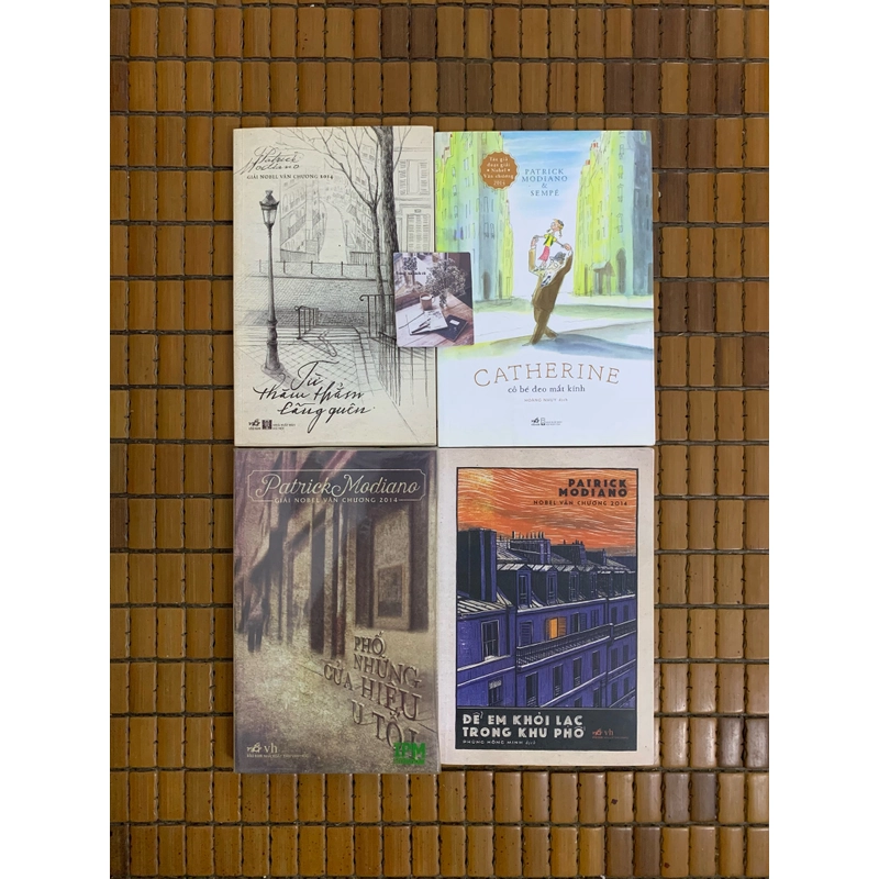 Patrick Modiano Từ thăm thẳm lãng quên, Phố những cửa hiệu u tối, Để em khỏi lạc 532771