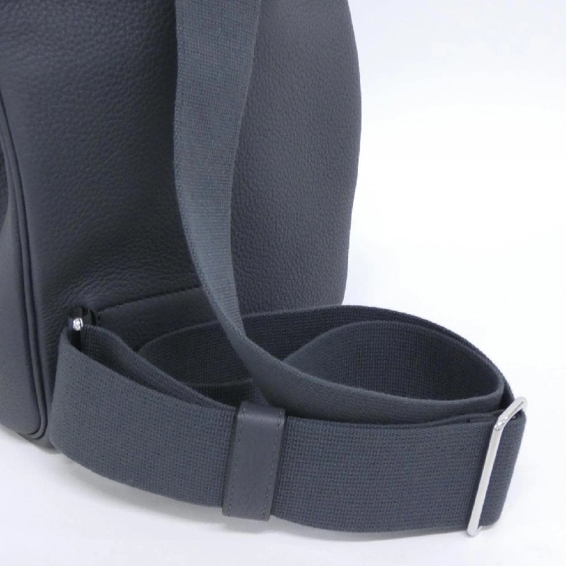 Túi xách vai Hermès Akkad PM 083589CK 612410