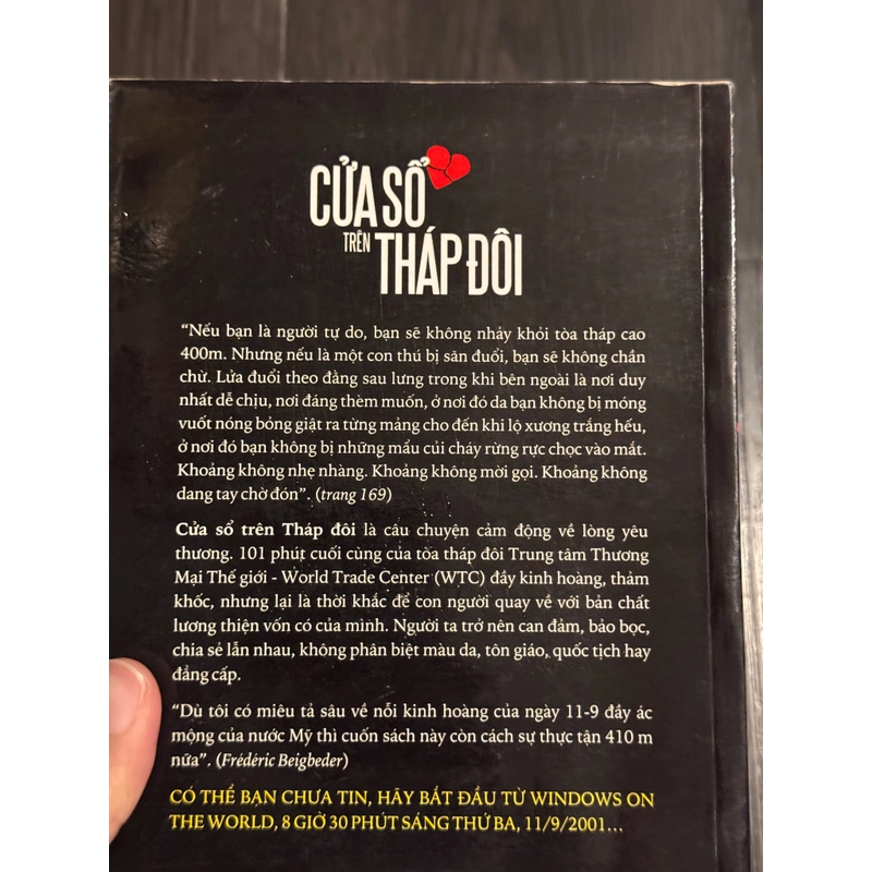 Cửa sổ tháp đôi 471144