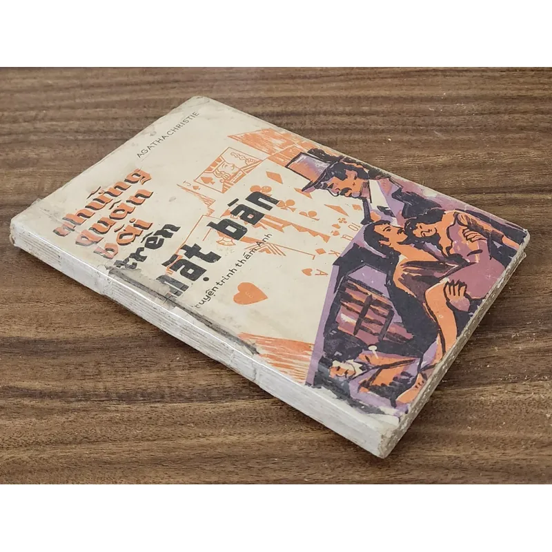 Tiểu thuyết trinh thám của nữ nhà văn Agatha Christie: NHỮNG QUÂN BÀI TRÊN MẶT BÀN 717891