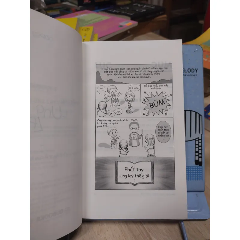 Sách: Phất tay lung lay thế giới - TG: Oopsy (B1) 786730