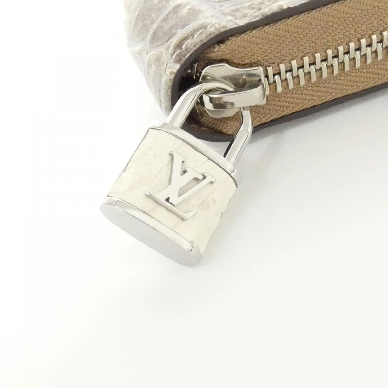 Ví Zippy da kỳ lạ Louis Vuitton N99373 621645