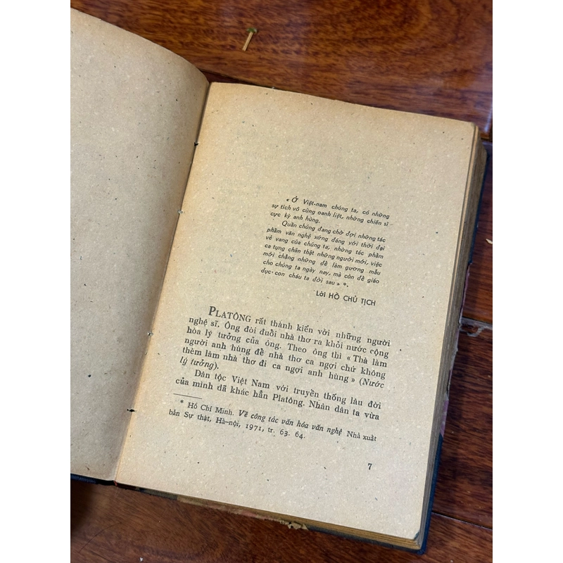 Anh Hùng Và Nghệ Sĩ 528267