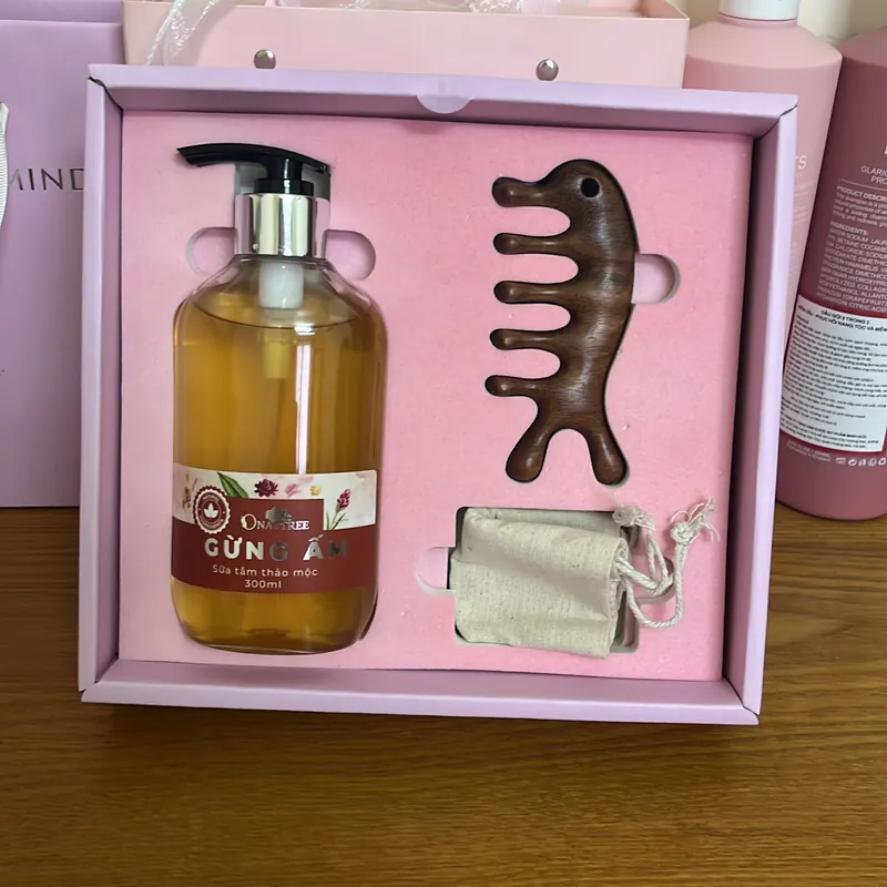 Sữa tắm thảo mộc Gừng ấm Onatree 713128