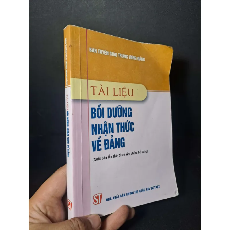 Tài liệu bồi dưỡng nhận thức về Đảng - 2022 mới 80% nhăn góc - GIÁO TRÌNH, CHUYÊN MÔN - HCM0111 630041