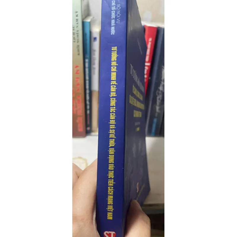 SÁCH TƯ TƯỞNG HỒ CHÍ MINH VỀ CÁN BỘ 700681