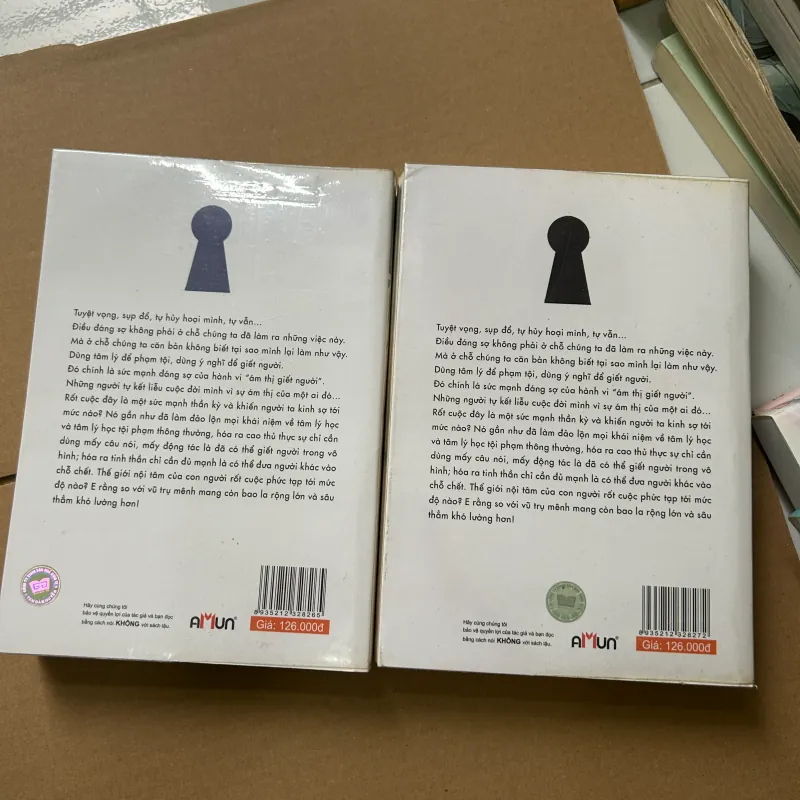 Đừng nói chuyện với cô ấy  976993