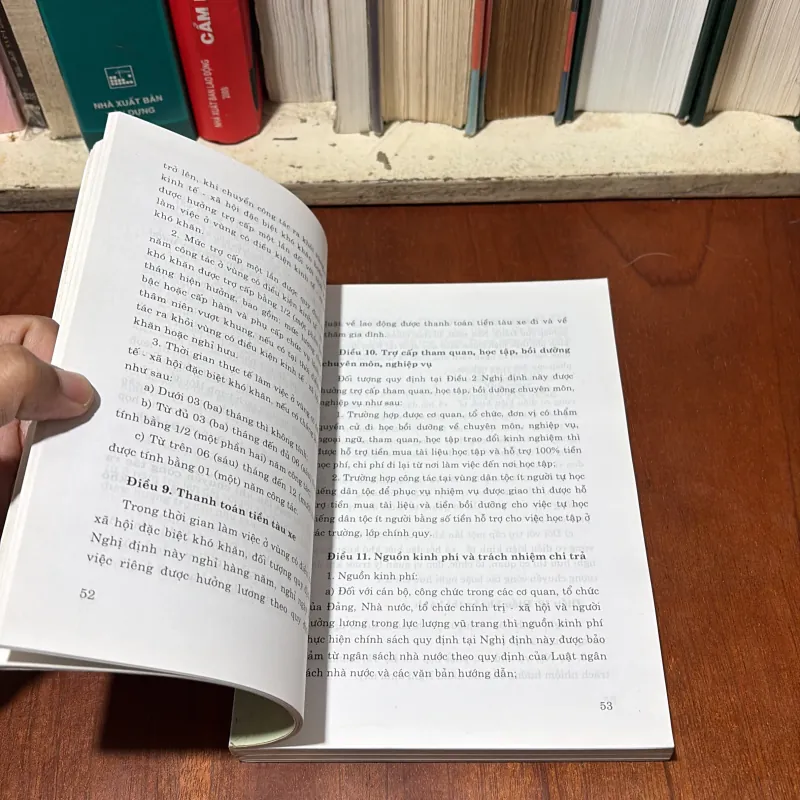 II Sách Luật: Luật Viên Chức Năm 2010 Và Văn Bản Hướng Dẫn Thi Hành - 2013 748183