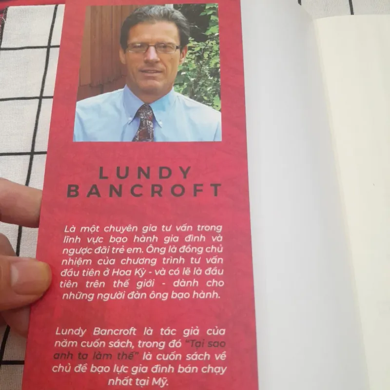 Sách tâm lý bạo hành- TẠI SAO ANH TA LÀM THẾ? WHY HE DO TH? Tg. Lundy Bancroft 958635