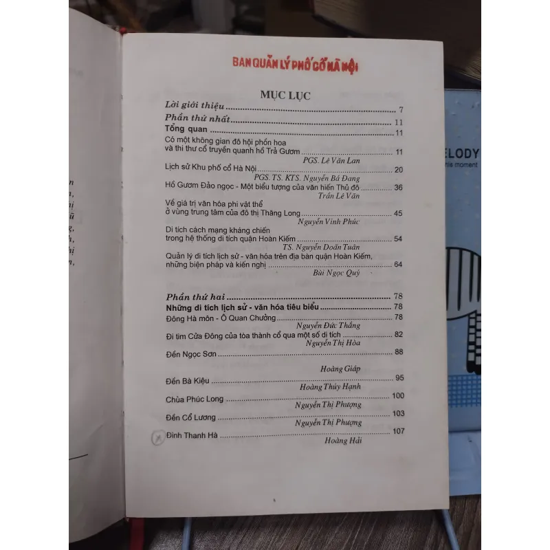 Sách: Di tích lịch sử - văn hoá trong khu phố cổ và xung quanh hồ Hoàn Kiếm  (A2) 746244