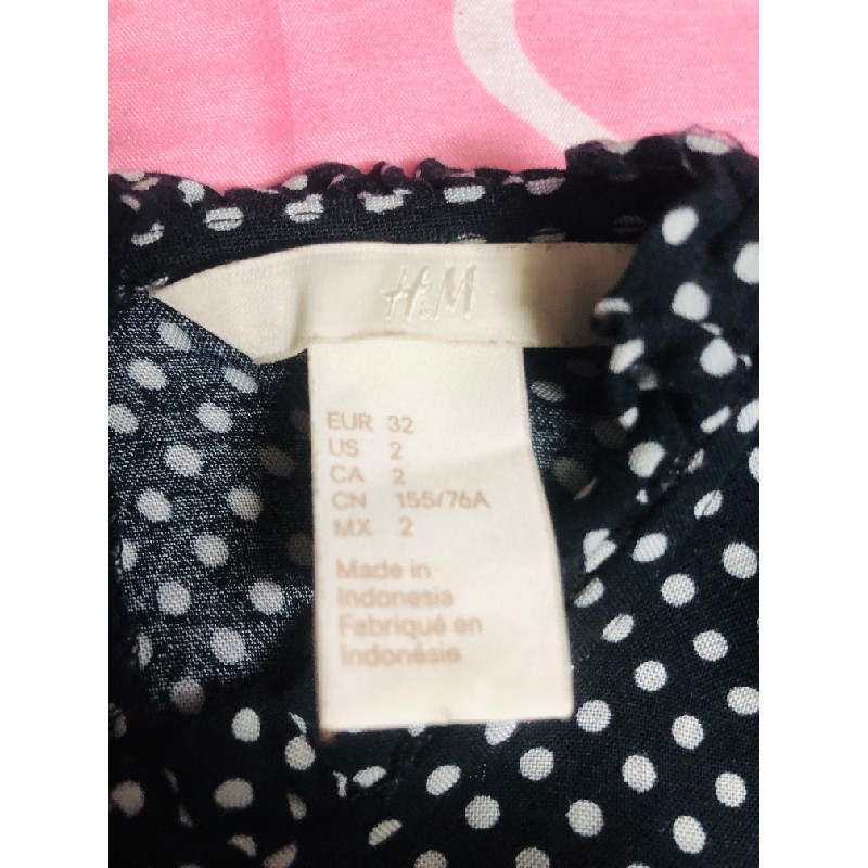 Váy CHẤM BI HM  dáng xuông, size S made in Indonesia lưng xẻ sexy MẶC 1 lần  22137