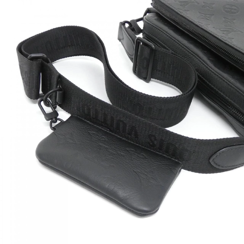 Túi đeo chéo Louis Vuitton Monogram Shadow Trio M46602 610422