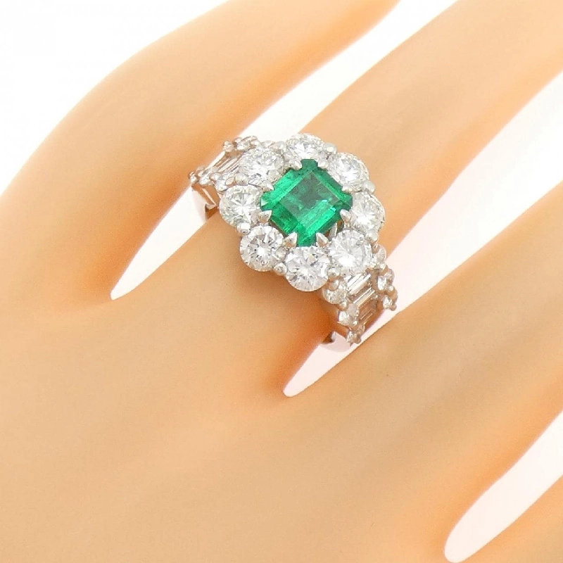 Nhẫn Emerald PT900 0.969CT Xuất xứ Colombia - Hàng hiệu Chính hãng 853900