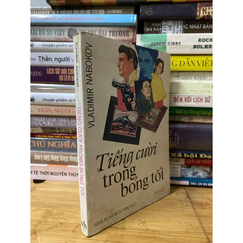 Sách cũ: Tiếng cười trong bóng tối - Vladimir Nabokov 1006043