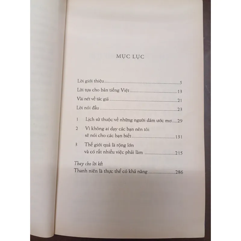 Thế giới quả là rộng lớn và có rất nhiều việc phải làm - Sách cũ 643011
