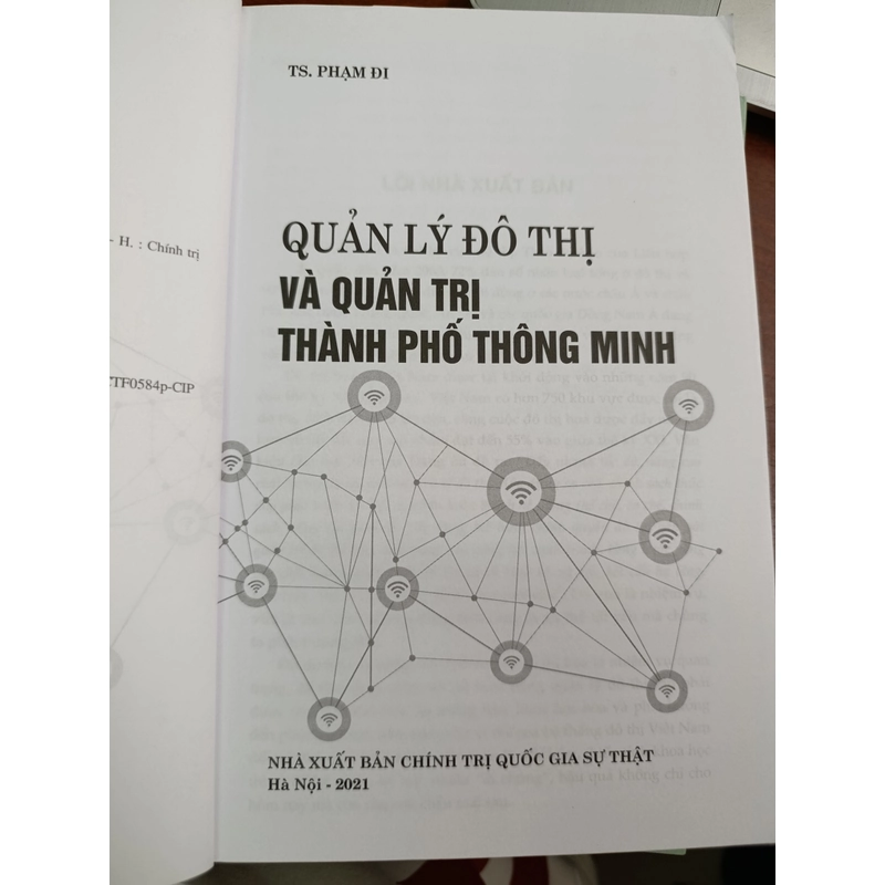 QUẢN LÝ ĐÔ THỊ VÀ QUẢN TRỊ THÀNH PHỐ THÔNG MINH 543879