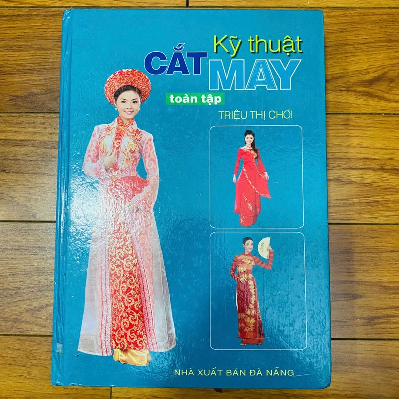 Kỹ Thuật Cắt May Toàn Tập
Sách của Triệu Thị Chơi#HATRA 385632